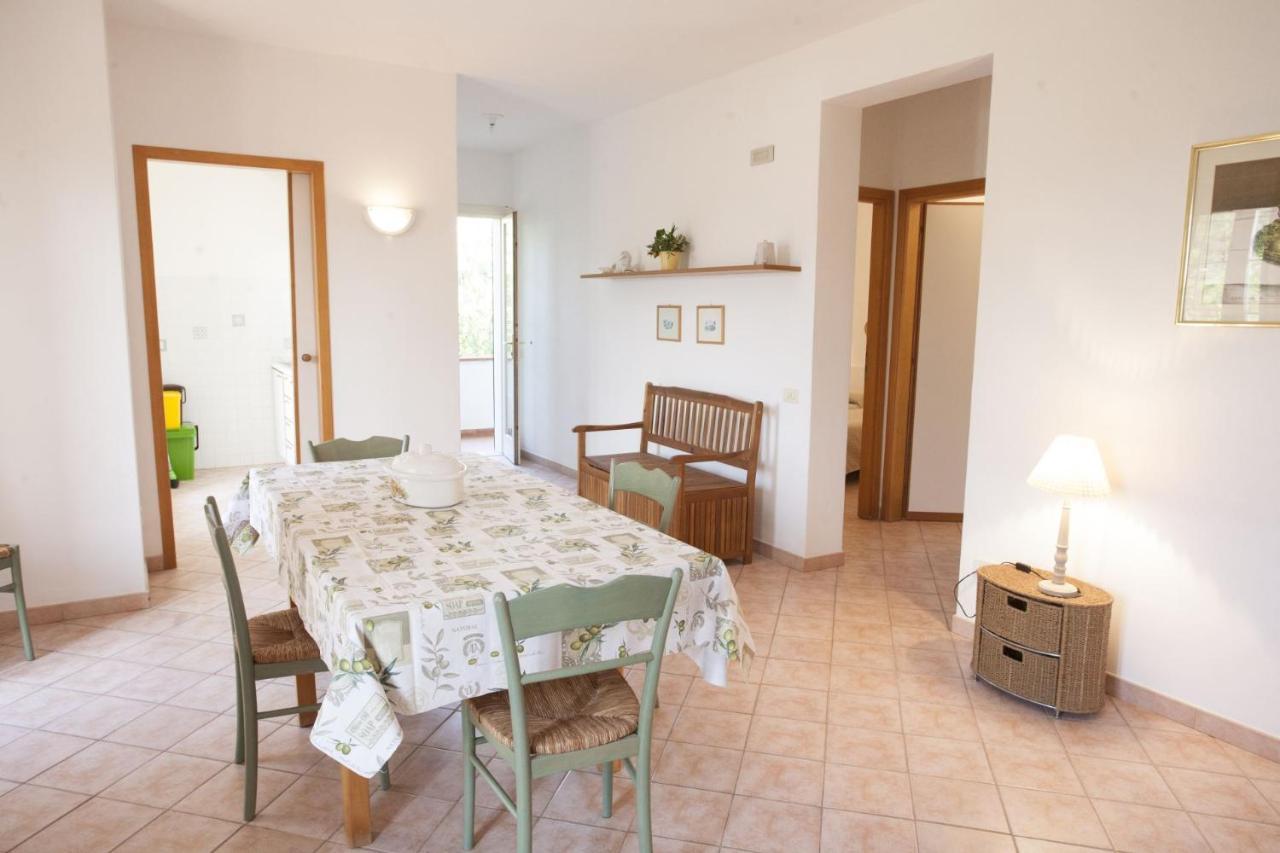 Appartamenti Villa Anna - Goelba กาโปลิเวรี ภายนอก รูปภาพ
