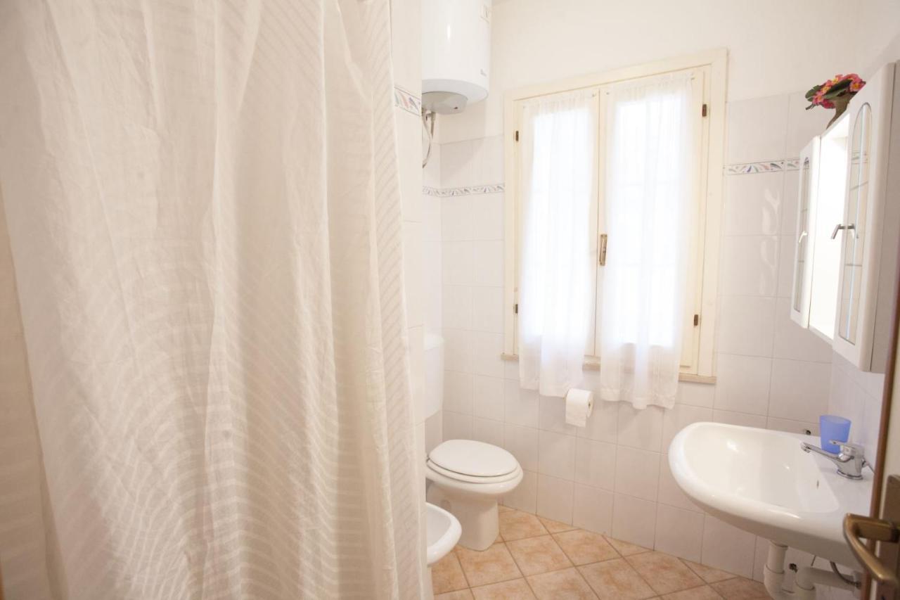 Appartamenti Villa Anna - Goelba กาโปลิเวรี ภายนอก รูปภาพ
