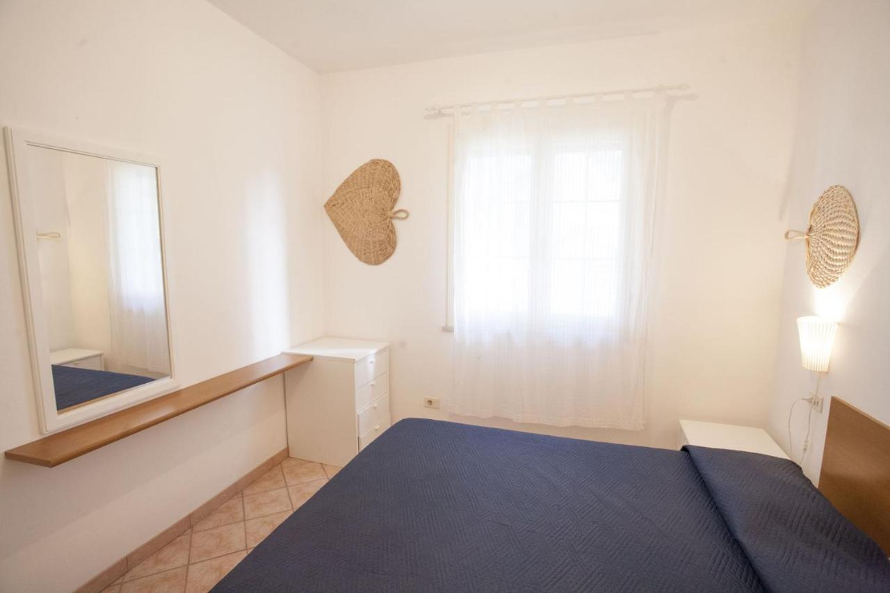 Appartamenti Villa Anna - Goelba กาโปลิเวรี ภายนอก รูปภาพ