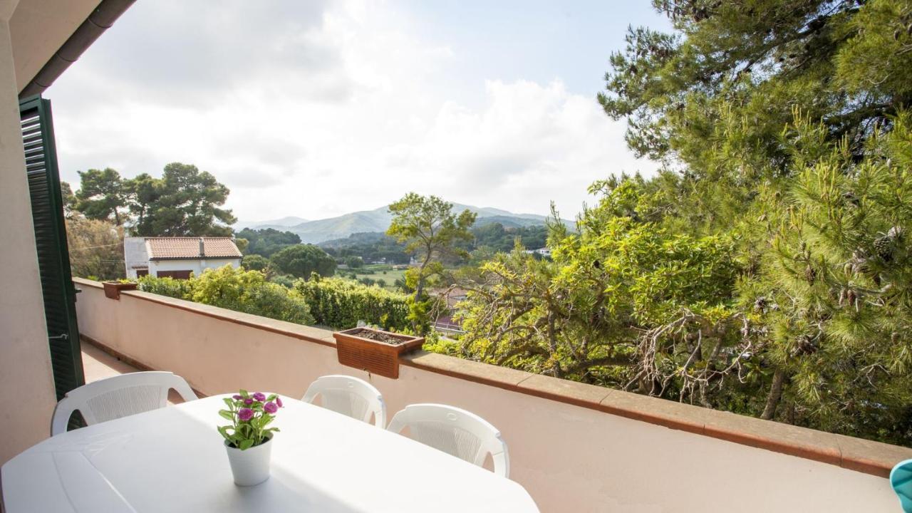 Appartamenti Villa Anna - Goelba กาโปลิเวรี ภายนอก รูปภาพ