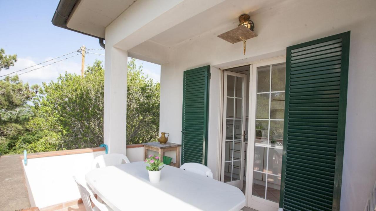 Appartamenti Villa Anna - Goelba กาโปลิเวรี ภายนอก รูปภาพ