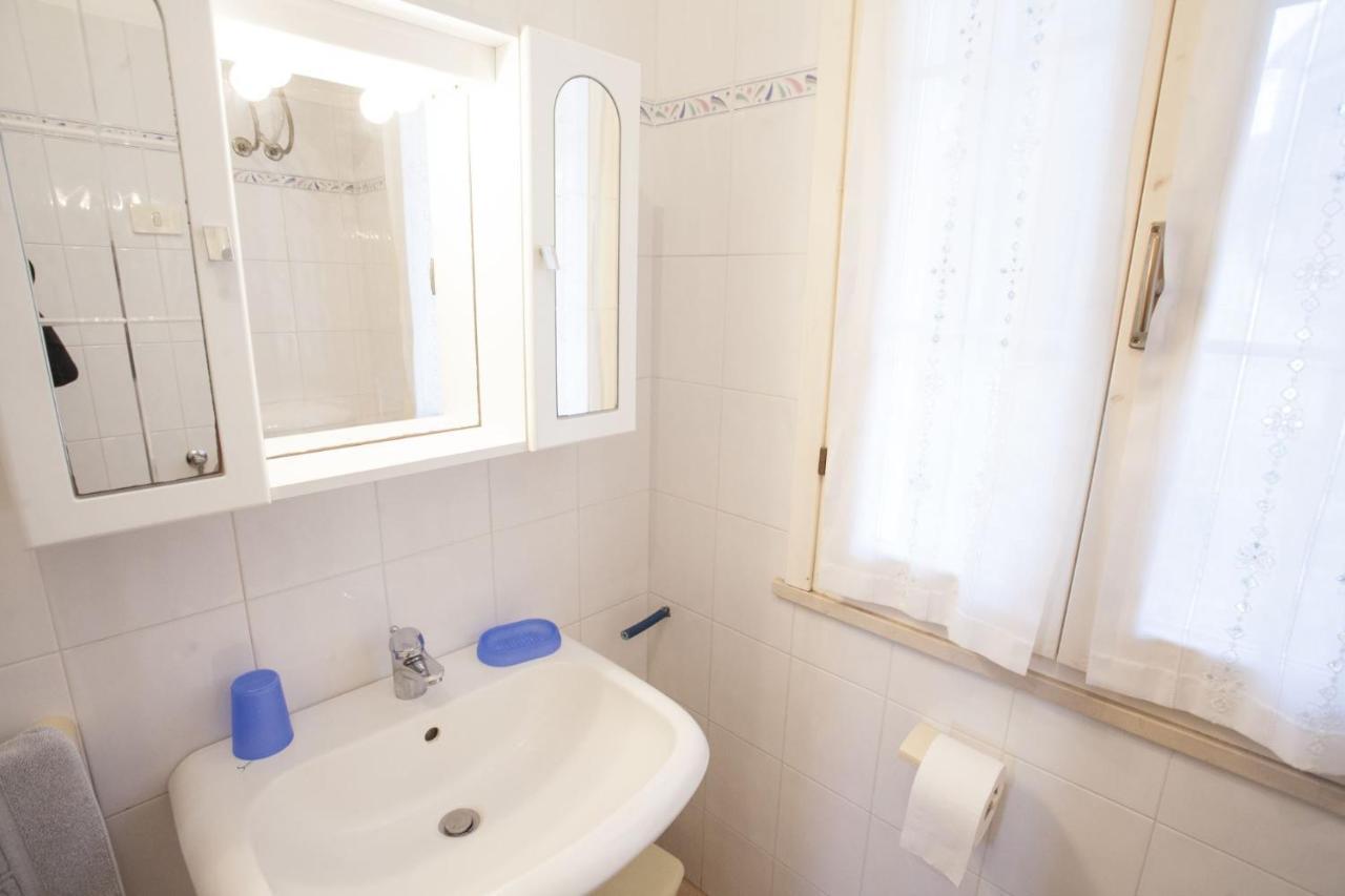 Appartamenti Villa Anna - Goelba กาโปลิเวรี ภายนอก รูปภาพ