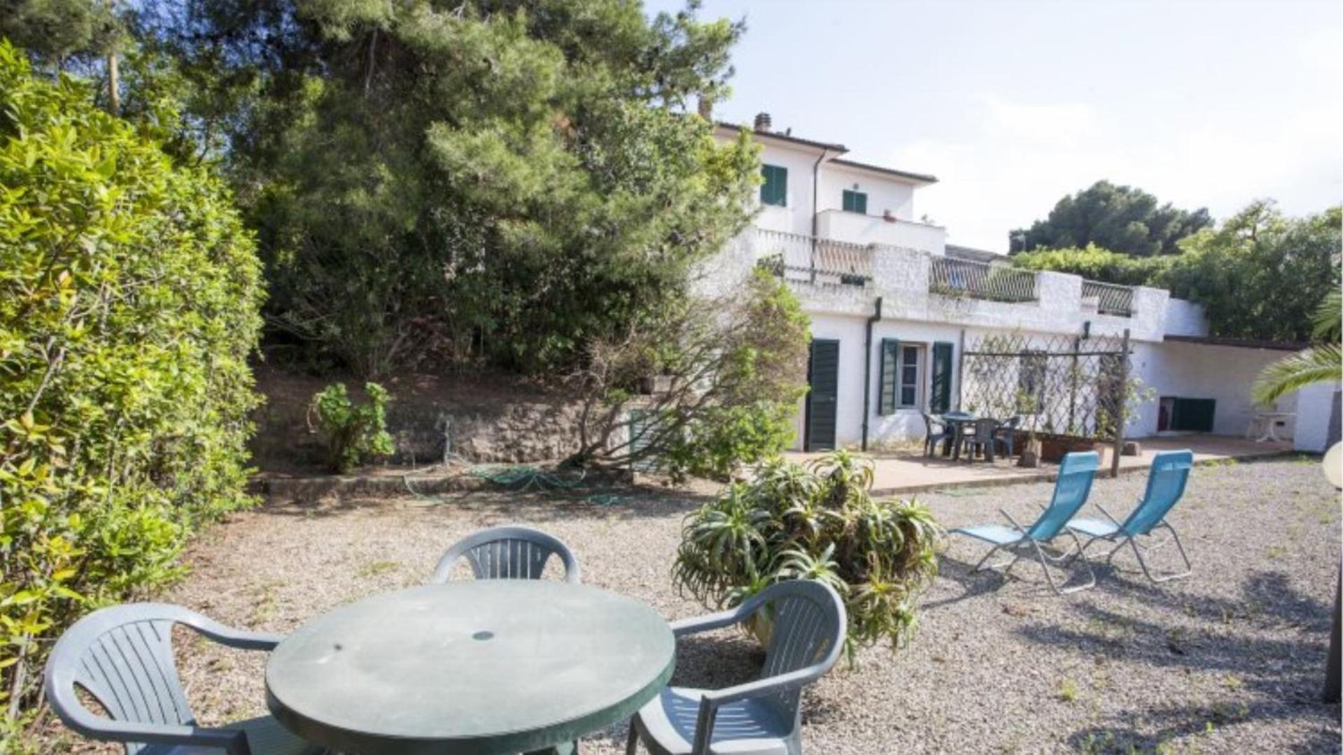 Appartamenti Villa Anna - Goelba กาโปลิเวรี ภายนอก รูปภาพ